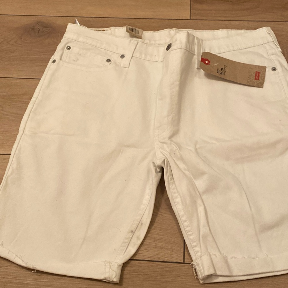 Mens waist size 38 with tag jean shorts